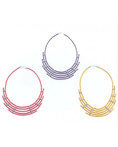 Collar estilo étnico.